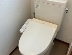 劣化により手洗い部が破損 …手洗い部なしのトイレに交換してスッキリとした印象に～千葉県佐倉市 H様～